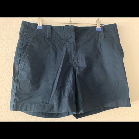 Vineyard Vines Everyday Shorts, size 8 (stone and/or blue blazer) - Picture 2 of 2